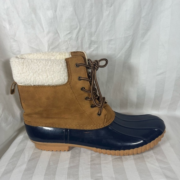 Women's Two-Tone Lace-Up Boots - Picture 11 of 14